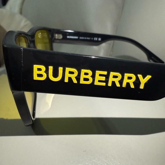Burberry Men's Glasses with Black Frame and Yellow Lenses - Picture 10 of 14